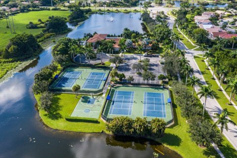 House in Boca Raton, Florida 5 bedrooms, 281.96 sq.m. № 1139457 - photo 1