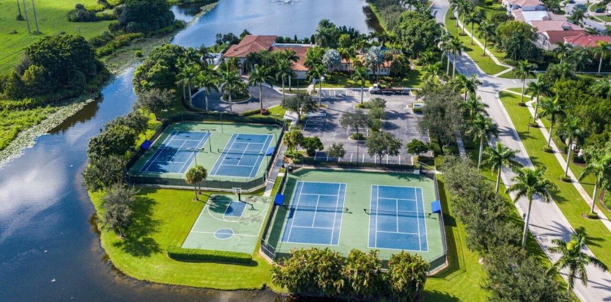 House in Boca Raton, Florida 5 bedrooms, 281.96 sq.m. № 1139457