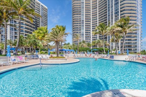 Condominio en venta en Fort Lauderdale, Florida, 3 dormitorios, 183.67 m2 № 976654 - foto 11