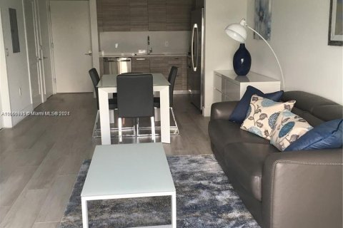 Condominio en alquiler en Miami, Florida, 1 dormitorio, 60.57 m2 № 1367226 - foto 5