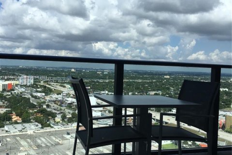 Condominio en alquiler en Miami, Florida, 1 dormitorio, 60.57 m2 № 1367226 - foto 15