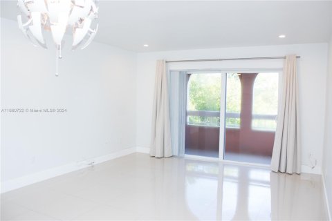 Condo in Miami, Florida, 1 bedroom  № 1367175 - photo 21