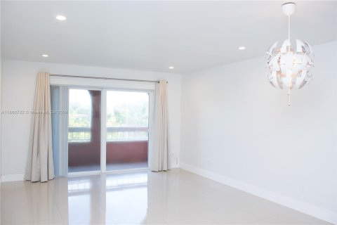 Copropriété à vendre à Miami, Floride: 1 chambre, 66.15 m2 № 1367175 - photo 6