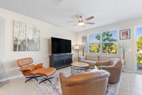 Townhouse in Palm Springs, Florida 3 bedrooms, 155.24 sq.m. № 1175019 - photo 22