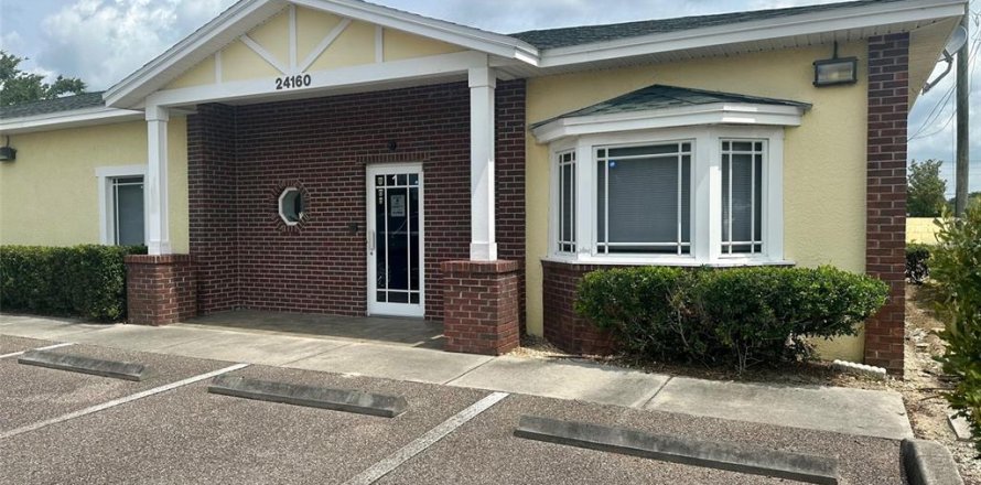 Commercial property in Lutz, Florida 150.5 sq.m. № 1249688