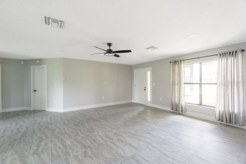 Villa ou maison à vendre à Kissimmee, Floride: 3 chambres, 153.2 m2 № 1314152 - photo 12