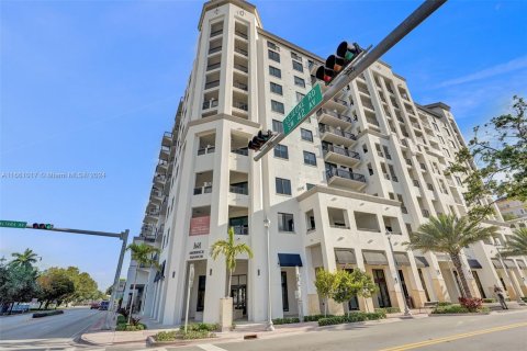 Condominio en alquiler en Coral Gables, Florida, 3 dormitorios, 100.8 m2 № 1367378 - foto 1