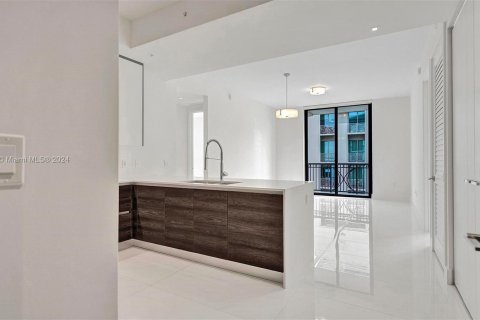 Condominio en alquiler en Coral Gables, Florida, 3 dormitorios, 100.8 m2 № 1367378 - foto 3