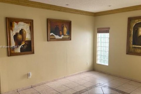 Villa ou maison à vendre à Pembroke Pines, Floride: 3 chambres, 137.77 m2 № 1367431 - photo 6