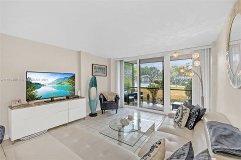 Condominio en venta en Oakland Park, Florida, 1 dormitorio № 1367429 - foto 3