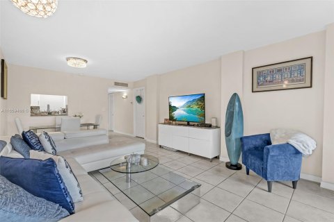 Condominio en venta en Oakland Park, Florida, 1 dormitorio № 1367429 - foto 2