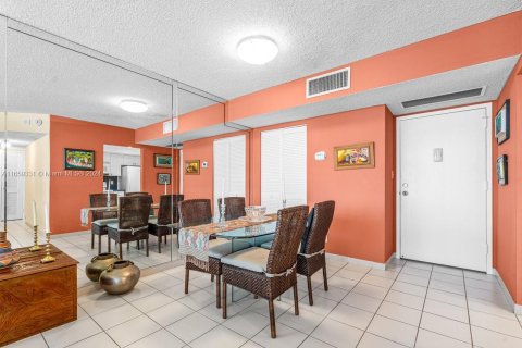 Copropriété à vendre à Fort Lauderdale, Floride: 2 chambres, 124.86 m2 № 1367428 - photo 2