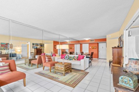 Copropriété à vendre à Fort Lauderdale, Floride: 2 chambres, 124.86 m2 № 1367428 - photo 4