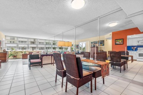 Copropriété à vendre à Fort Lauderdale, Floride: 2 chambres, 124.86 m2 № 1367428 - photo 12