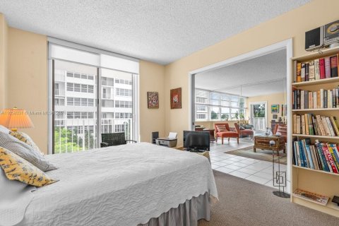 Copropriété à vendre à Fort Lauderdale, Floride: 2 chambres, 124.86 m2 № 1367428 - photo 16