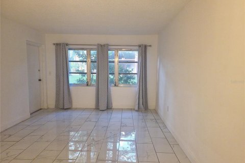 Condominio en alquiler en Palm Harbor, Florida, 1 dormitorio, 60.39 m2 № 1370189 - foto 3