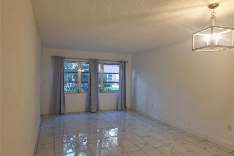 Copropriété à louer à Palm Harbor, Floride: 1 chambre, 60.39 m2 № 1370189 - photo 2