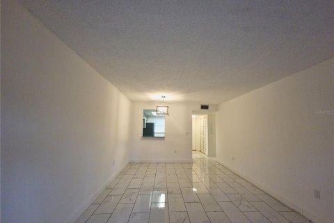 Condominio en alquiler en Palm Harbor, Florida, 1 dormitorio, 60.39 m2 № 1370189 - foto 4