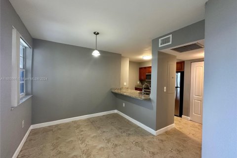 Copropriété à louer à Oakland Park, Floride: 2 chambres, 96.43 m2 № 1367435 - photo 4