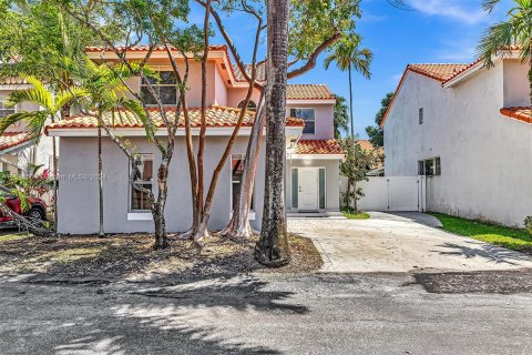 Casa en venta en Hollywood, Florida, 3 dormitorios, 157.93 m2 № 1316214 - foto 1