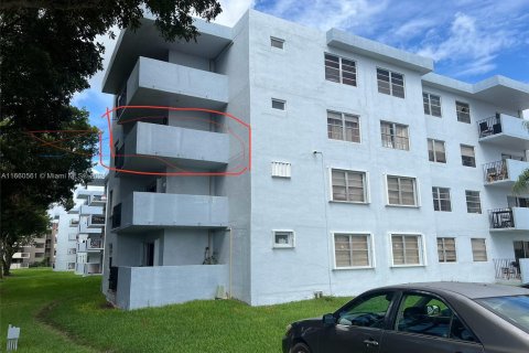 Copropriété à vendre à Miami, Floride: 3 chambres, 108.51 m2 № 1367047 - photo 2