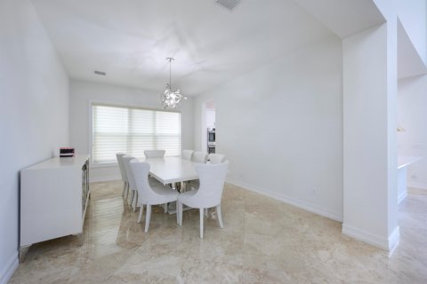 House in Palm Beach Gardens, Florida 4 bedrooms, 400.41 sq.m. № 1016077 - photo 17