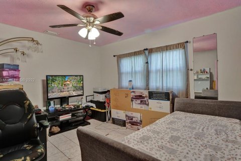 Купить виллу или дом в Майами, Флорида 3 спальни, 132.11м2, № 8489 - фото 16