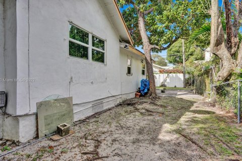 Купить виллу или дом в Майами, Флорида 3 спальни, 132.11м2, № 8489 - фото 12
