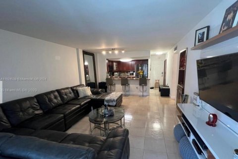 Condominio en venta en North Miami Beach, Florida, 2 dormitorios, 100.8 m2 № 1281417 - foto 9