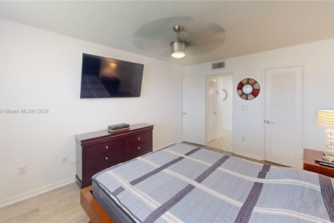 Condo in Sunrise, Florida, 1 bedroom  № 1281383 - photo 17