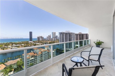 Condo in Aventura, Florida, 4 bedrooms  № 1281412 - photo 17