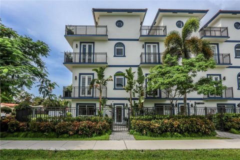 Touwnhouse à vendre à Fort Lauderdale, Floride: 3 chambres, 227.33 m2 № 1281379 - photo 5