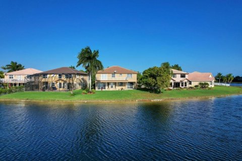 House in Miramar, Florida 5 bedrooms, 362.41 sq.m. № 940307 - photo 4