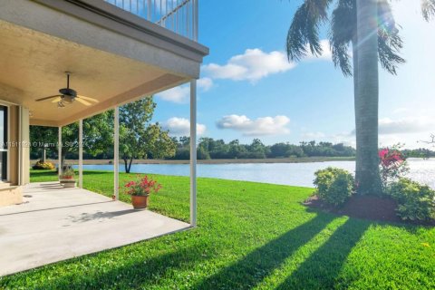 Villa ou maison à vendre à Miramar, Floride: 5 chambres, 362.41 m2 № 940307 - photo 5