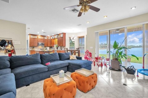 Casa en venta en Miramar, Florida, 5 dormitorios, 362.41 m2 № 940307 - foto 13