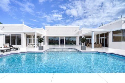 House in Boca Raton, Florida 6 bedrooms, 929.02 sq.m. № 55181 - photo 15
