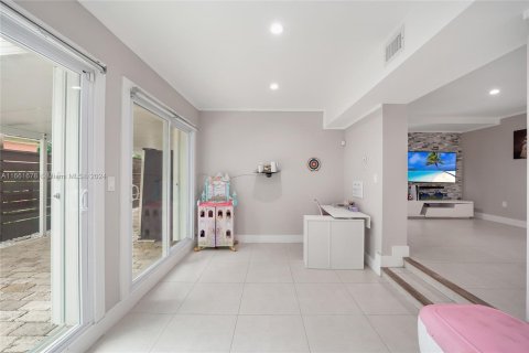 Villa ou maison à vendre à Miami, Floride: 3 chambres, 149.39 m2 № 1368852 - photo 18