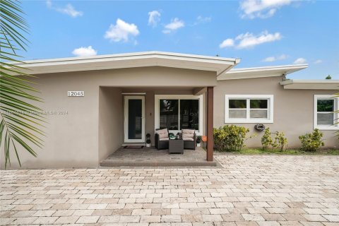 House in Miami, Florida 3 bedrooms, 149.39 sq.m. № 1368852 - photo 5