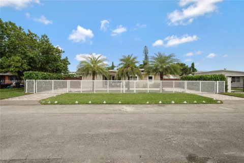 Villa ou maison à vendre à Miami, Floride: 3 chambres, 149.39 m2 № 1368852 - photo 1