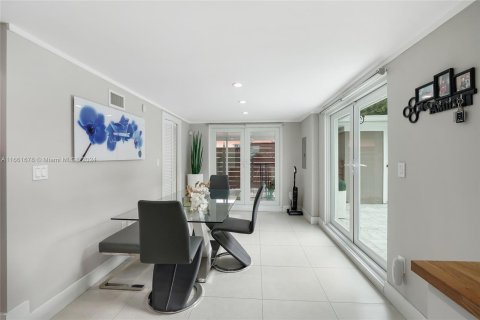 Casa en venta en Miami, Florida, 3 dormitorios, 149.39 m2 № 1368852 - foto 14