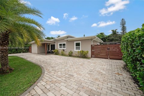 House in Miami, Florida 3 bedrooms, 149.39 sq.m. № 1368852 - photo 4