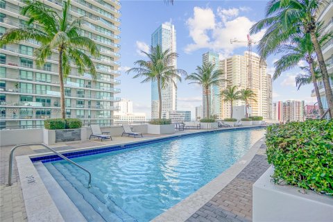 Condominio en alquiler en Miami, Florida, 1 dormitorio, 61.78 m2 № 1368764 - foto 3