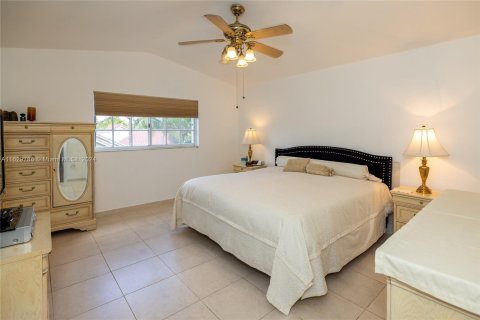 Casa en venta en Pembroke Pines, Florida, 4 dormitorios, 184.13 m2 № 1291332 - foto 14