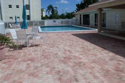 Copropriété à vendre à Dania Beach, Floride: 2 chambres, 110.55 m2 № 949810 - photo 3