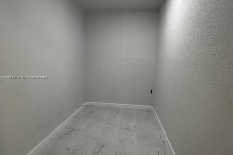 Villa ou maison à vendre à Miami Gardens, Floride: 3 chambres, 219.25 m2 № 1368837 - photo 10