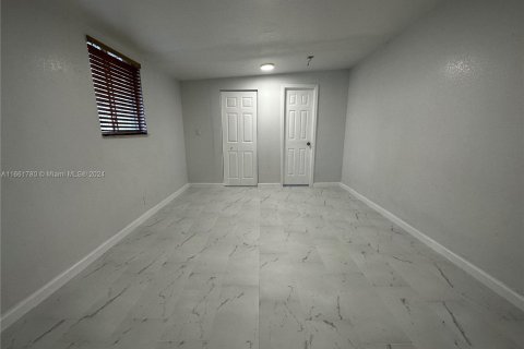 Villa ou maison à vendre à Miami Gardens, Floride: 3 chambres, 219.25 m2 № 1368837 - photo 8