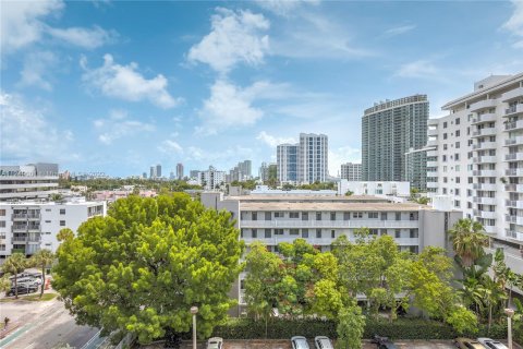 Condominio en venta en Miami Beach, Florida, 1 dormitorio, 67.82 m2 № 57932 - foto 13