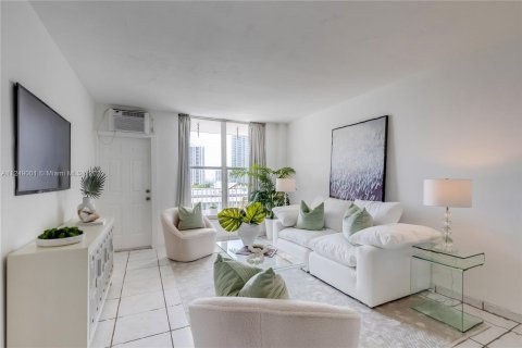 Condominio en venta en Miami Beach, Florida, 1 dormitorio, 67.82 m2 № 57932 - foto 1