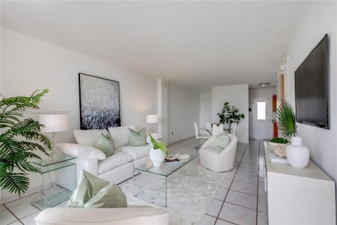 Condominio en venta en Miami Beach, Florida, 1 dormitorio, 67.82 m2 № 57932 - foto 5