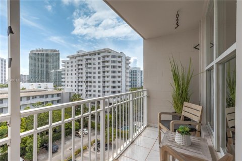 Condominio en venta en Miami Beach, Florida, 1 dormitorio, 67.82 m2 № 57932 - foto 11